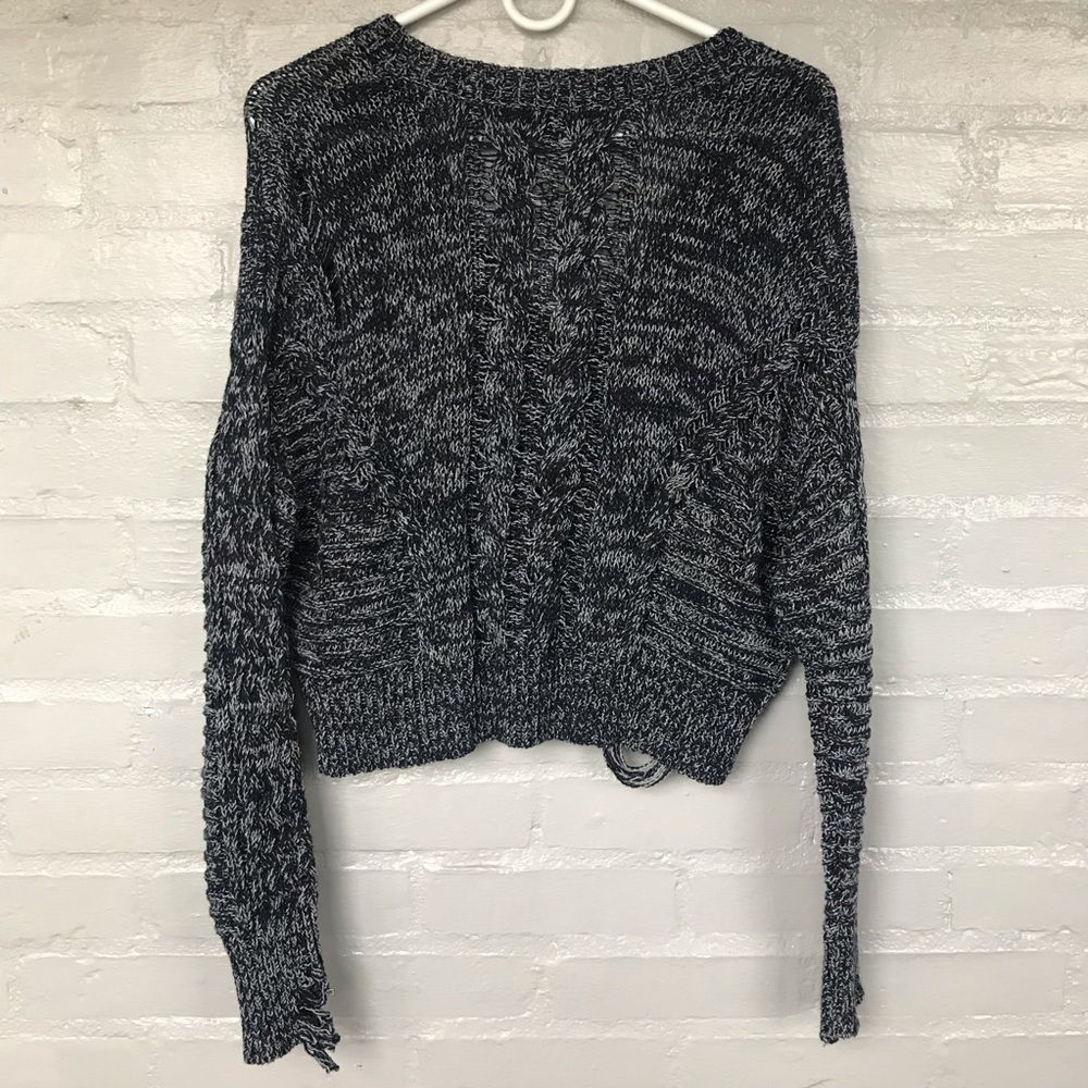 Wildfox distressed cropped v neck sweater sz M - Picture 2 of 7